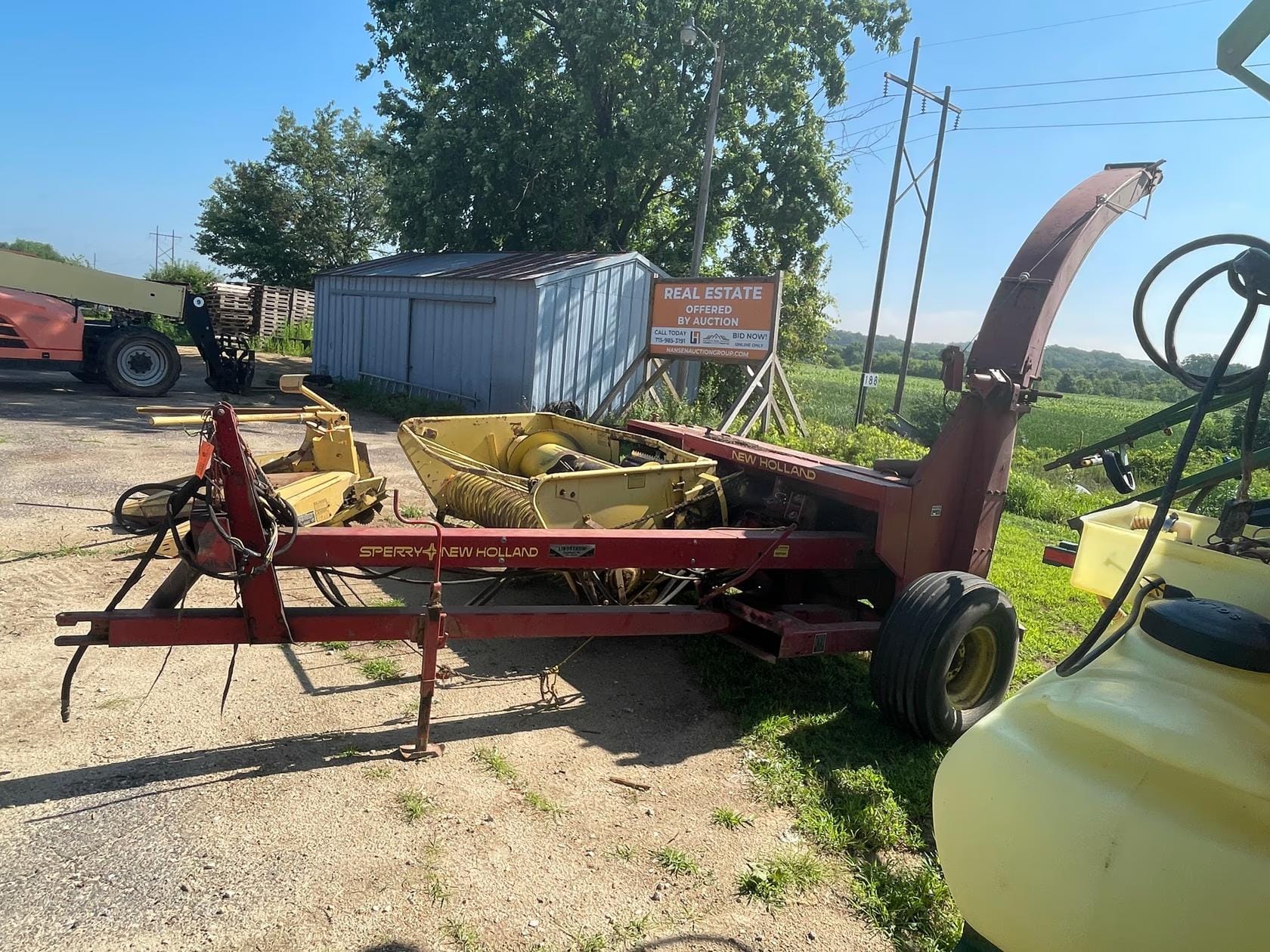 New Holland 892 Equipment Image0