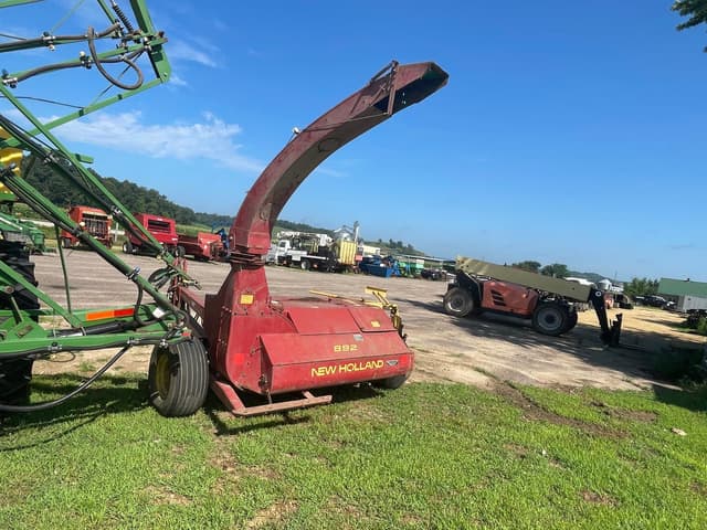 Image of New Holland 892 equipment image 1