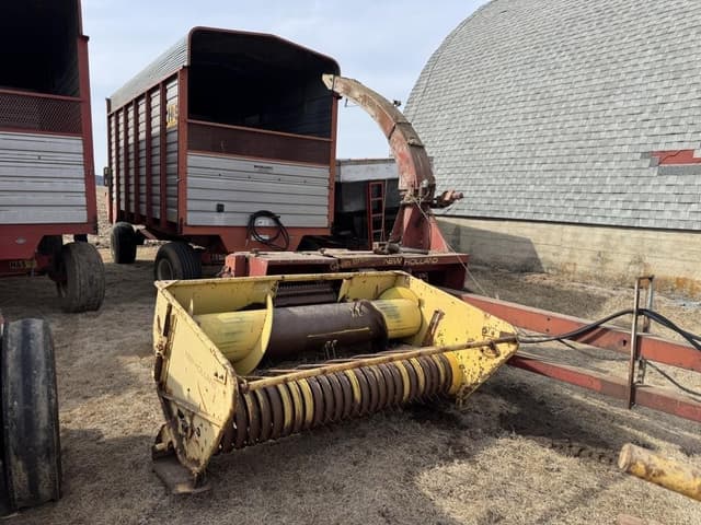 Image of New Holland 892 equipment image 2