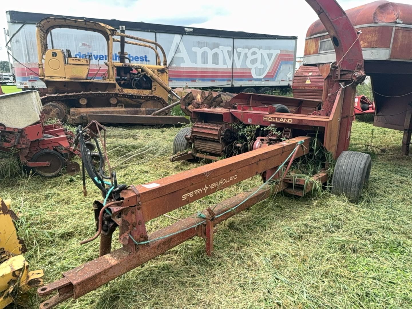 New Holland 892 Equipment Image0