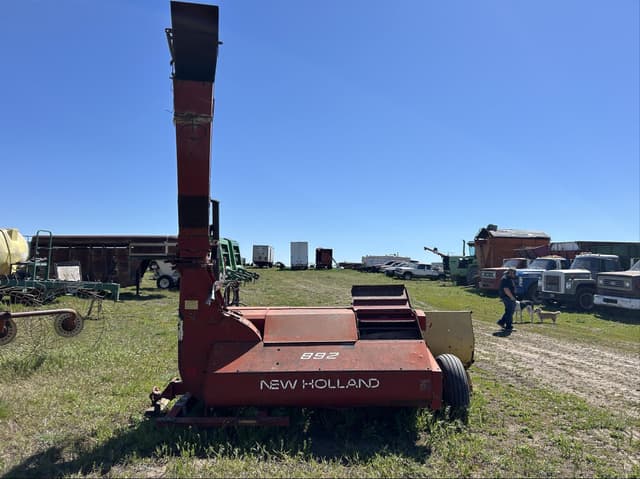 Image of New Holland 892 equipment image 3