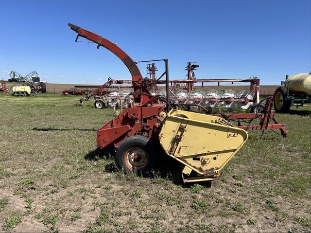 Image of New Holland 892 equipment image 1