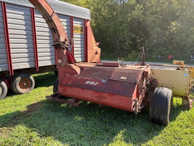Image of New Holland 892 equipment image 4