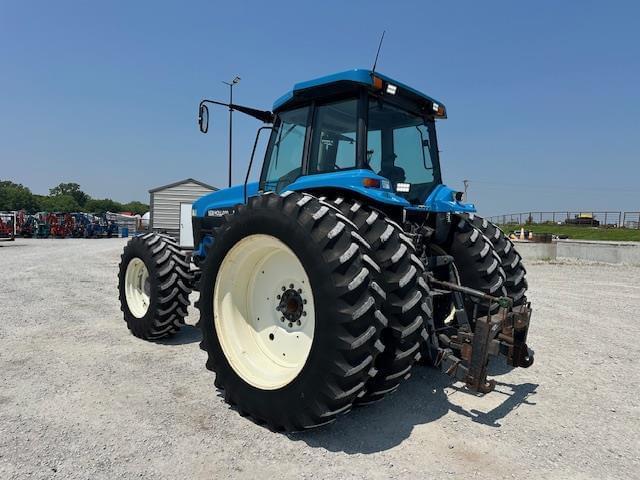 Image of New Holland 8970 equipment image 2