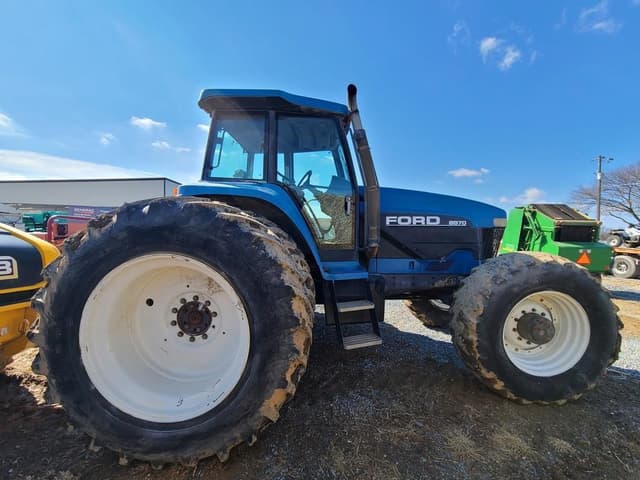 Image of New Holland 8970 equipment image 3