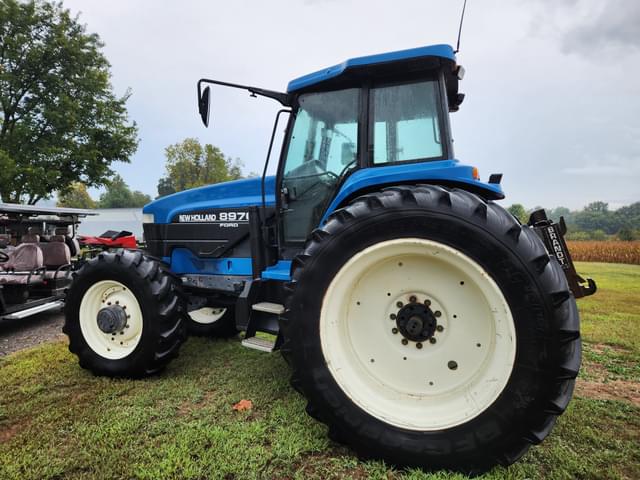 Image of New Holland 8970 equipment image 3