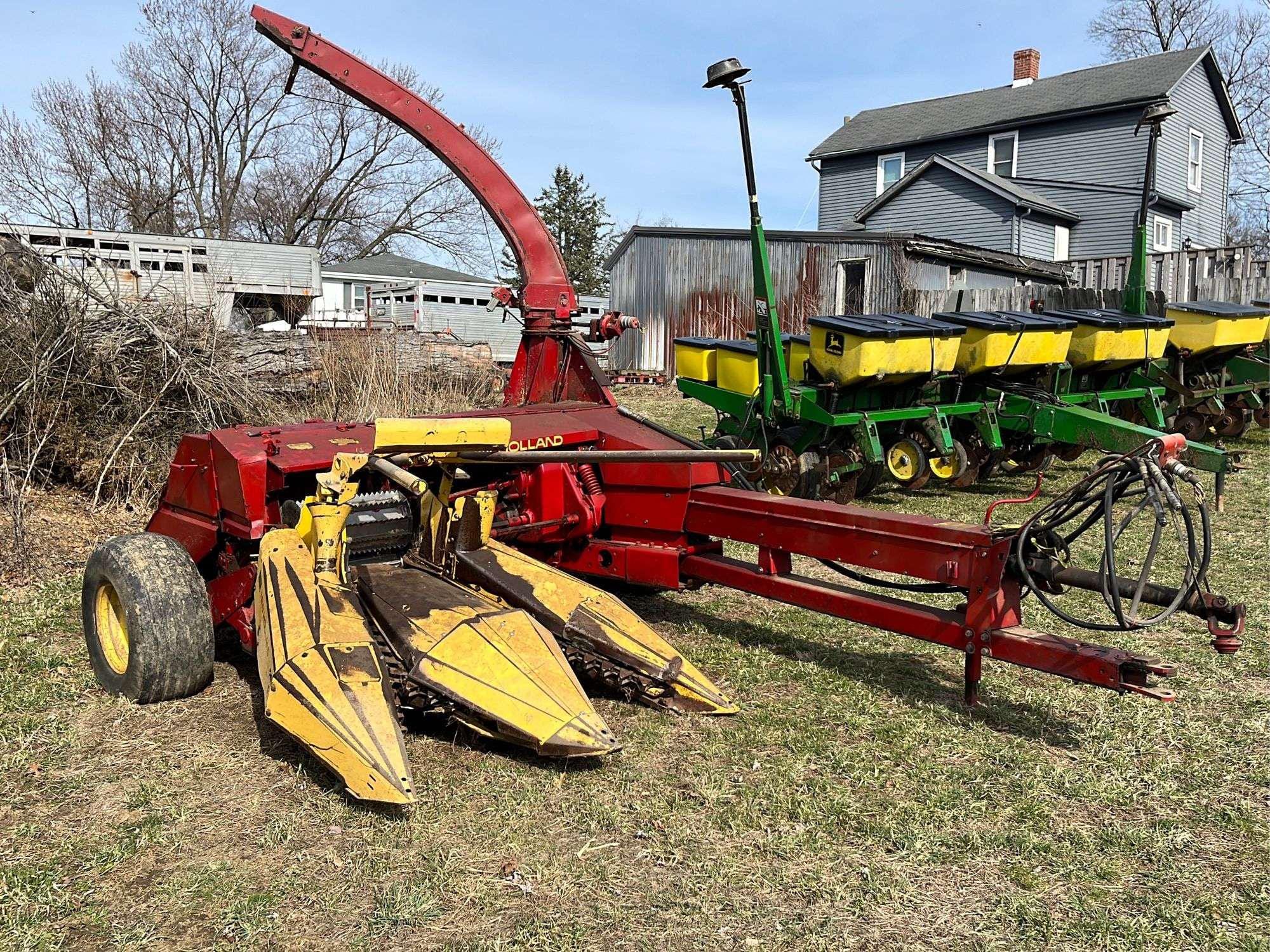 Main image New Holland 900
