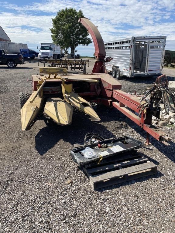 New Holland 900 Equipment Image0