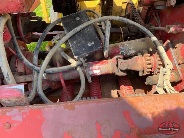 Image of New Holland 900 equipment image 4