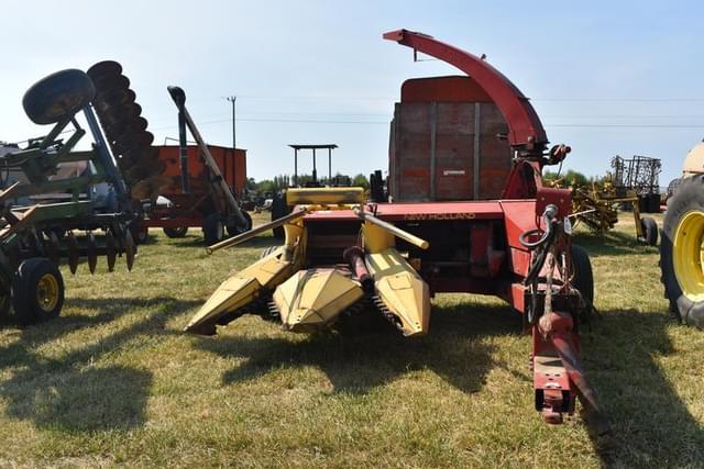Image of New Holland 900 equipment image 1
