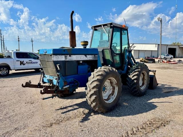 Image of New Holland 9030 equipment image 4