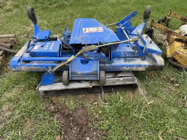 Image of New Holland 914A equipment image 3