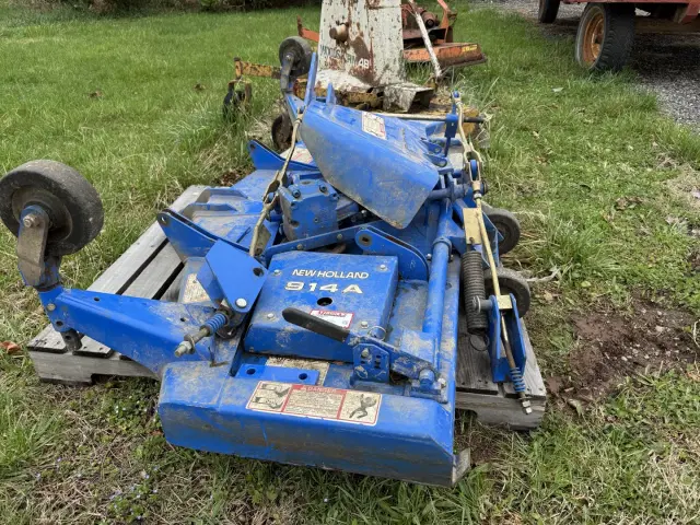 Image of New Holland 914A equipment image 2