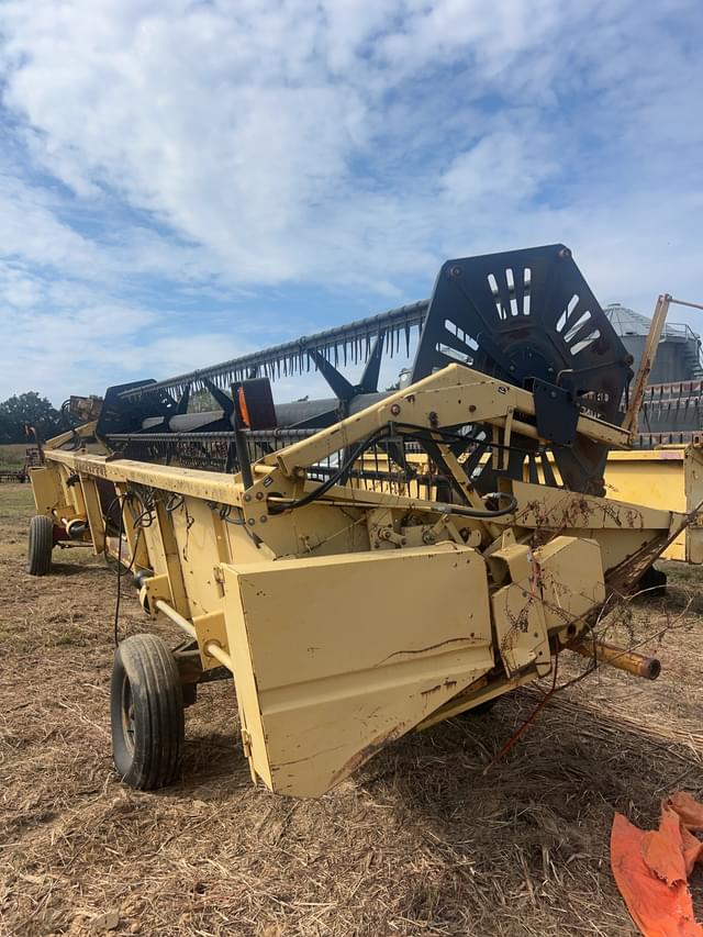 Image of New Holland 973 equipment image 2