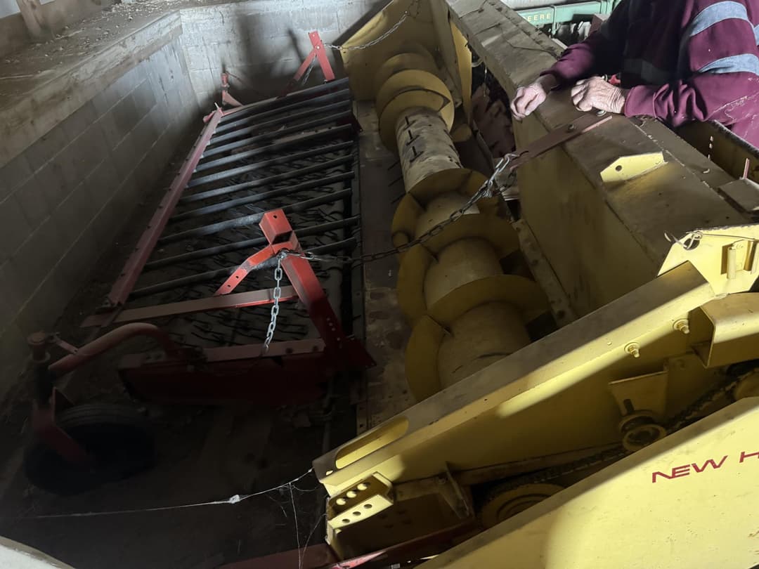 Image of New Holland 960 Primary image