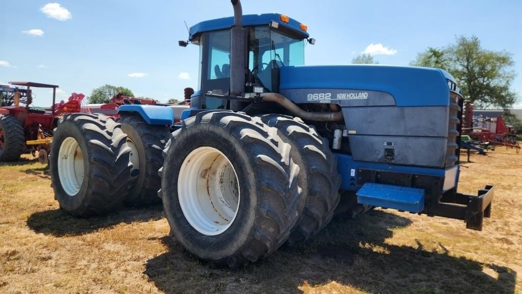 New Holland 9682 Equipment Image0