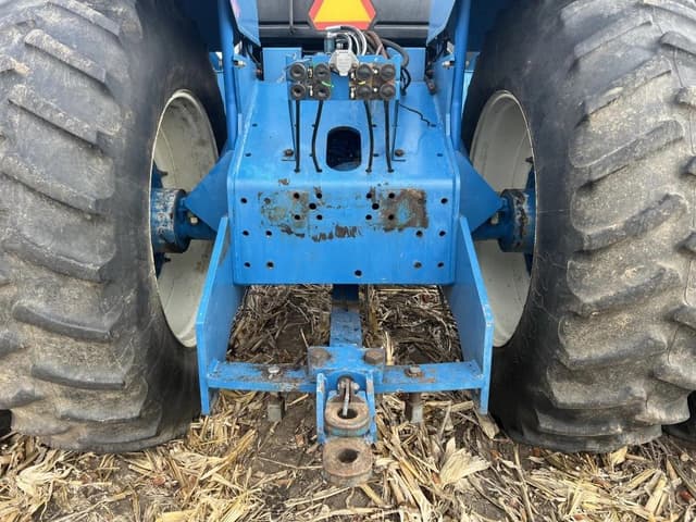 Image of New Holland 9682 equipment image 3