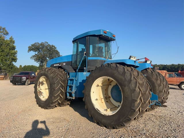 Image of New Holland 9682 equipment image 1