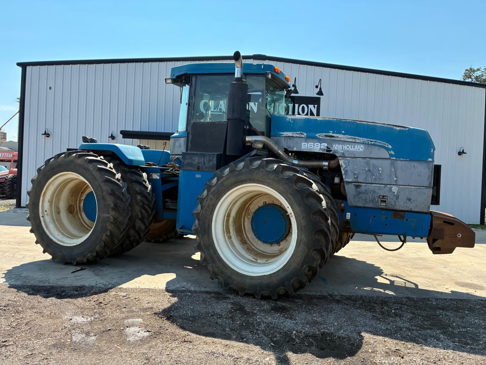 New Holland 9682 Equipment Image0