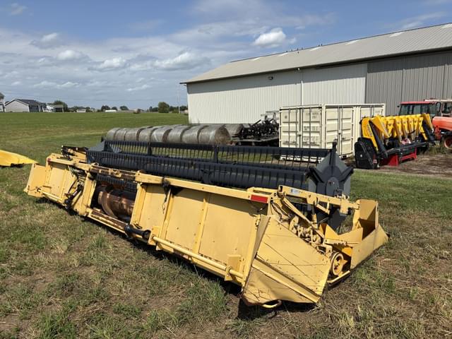 Image of New Holland 973 equipment image 4