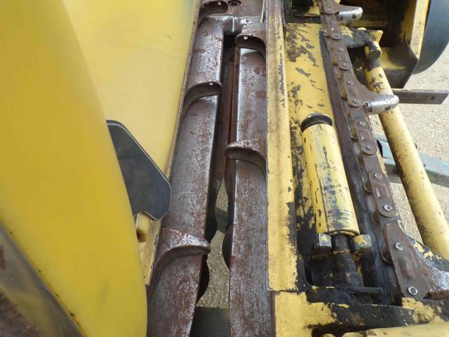 Image of New Holland 974 equipment image 3