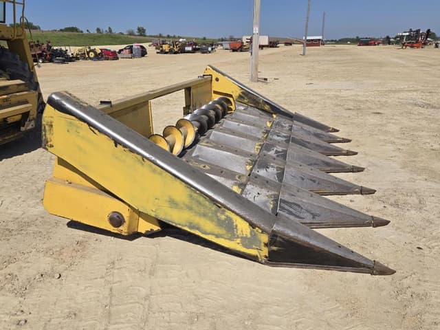 Image of New Holland 974 equipment image 4