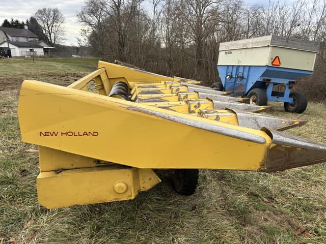 Image of New Holland 974 equipment image 3