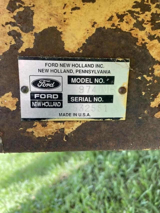 Image of New Holland 974 equipment image 2