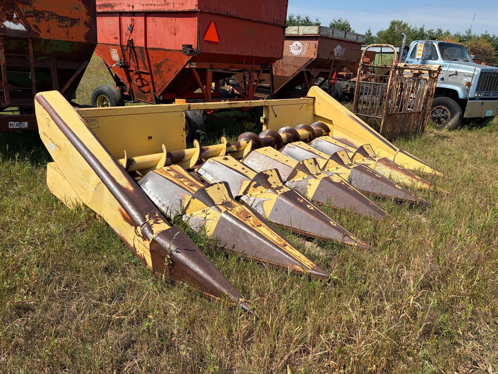 New Holland 974 Equipment Image0