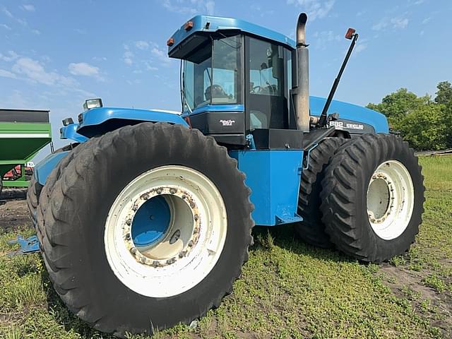 Image of New Holland 9882 equipment image 1