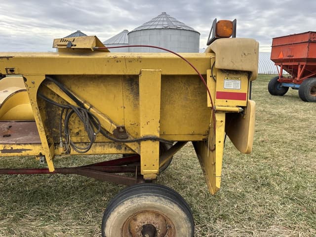 Image of New Holland 996 equipment image 4