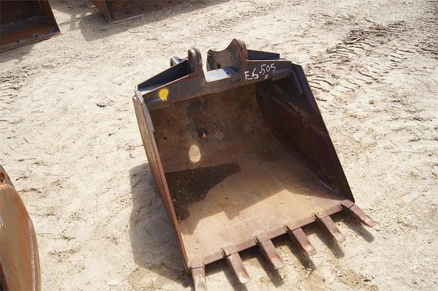 Image of New Holland Bucket equipment image 1