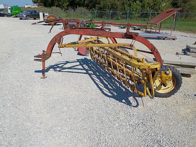 Image of New Holland 256 equipment image 3