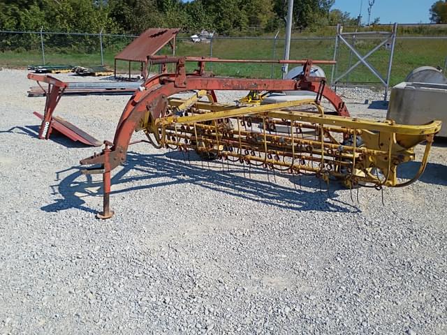 Image of New Holland 256 equipment image 2