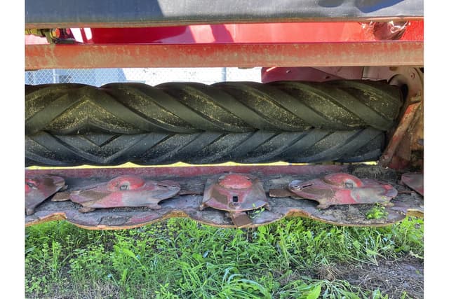 Image of New Holland Discbine 310 equipment image 4