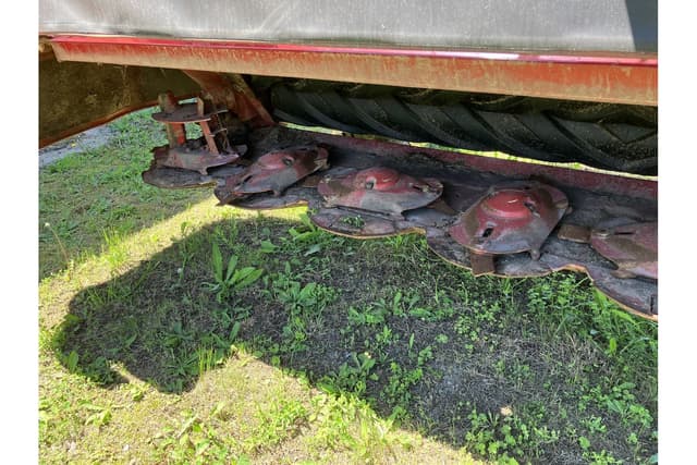 Image of New Holland Discbine 310 equipment image 2