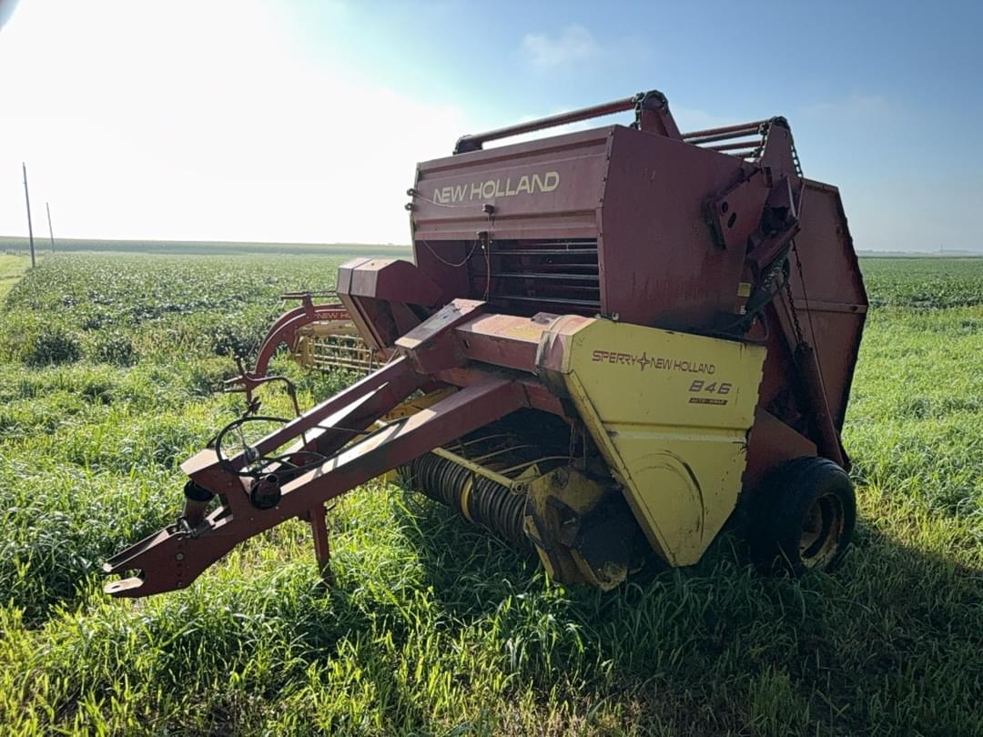 Image of New Holland 846 Primary image