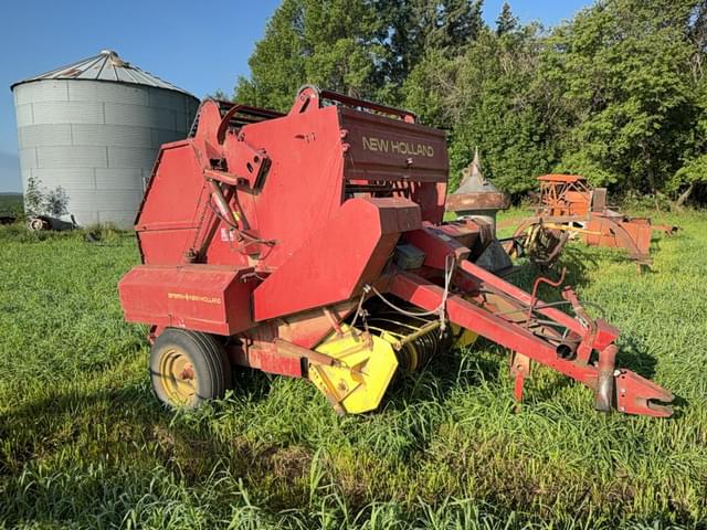 Image of New Holland 846 equipment image 2