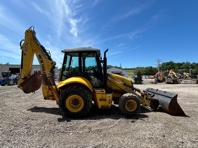 Image of New Holland B110C equipment image 4