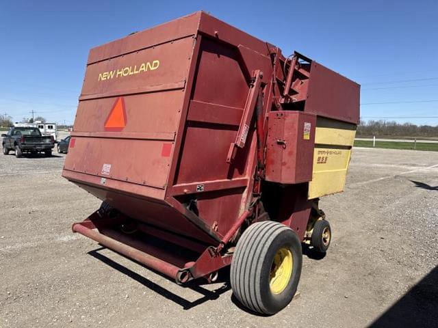 Image of New Holland 855 equipment image 2