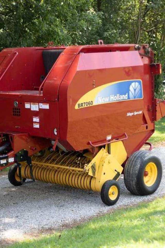 Image of New Holland BR7060 Silage Special equipment image 1