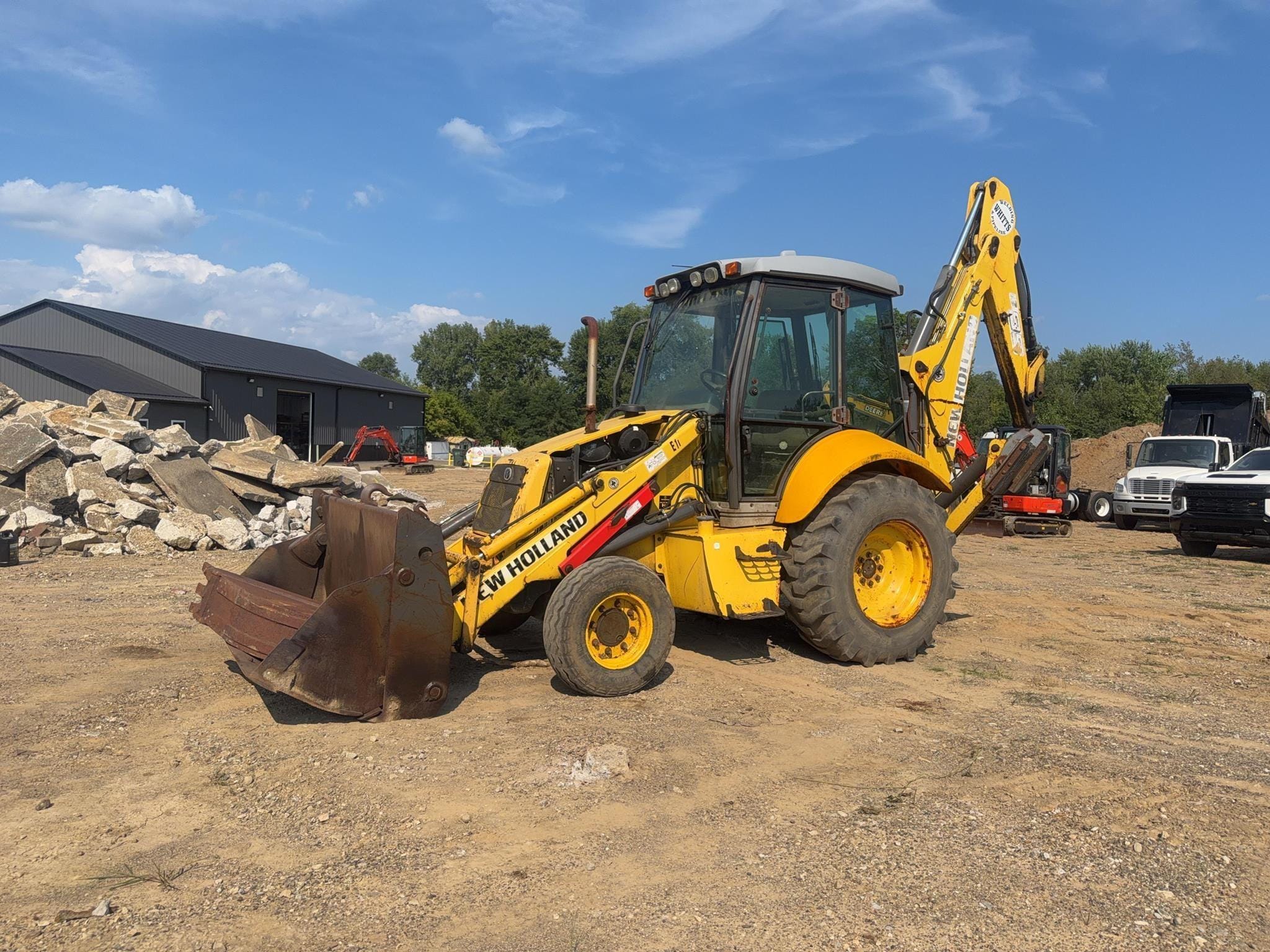 New Holland B95 Equipment Image0