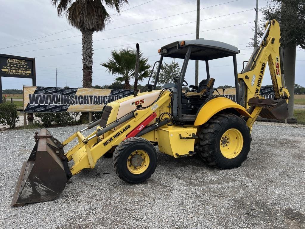 Main image New Holland B95