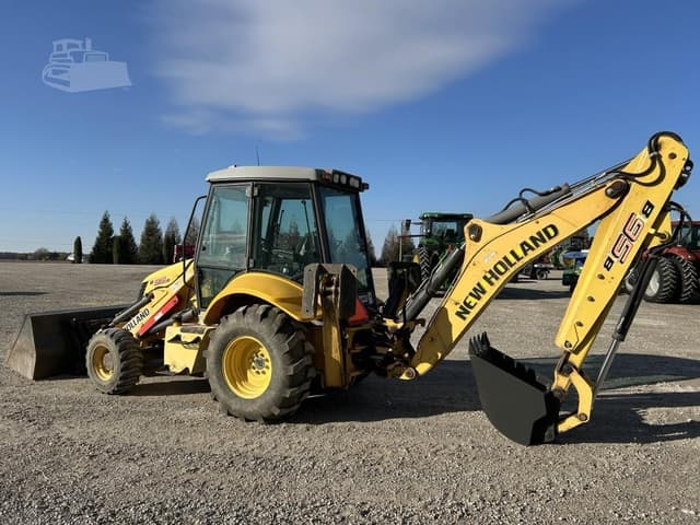Image of New Holland B95B equipment image 4