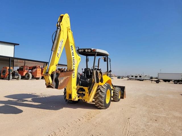 Image of New Holland B95C equipment image 4