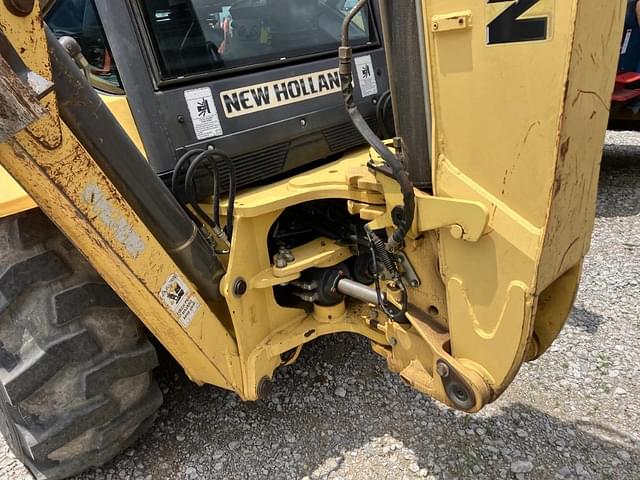 Image of New Holland B95C equipment image 4
