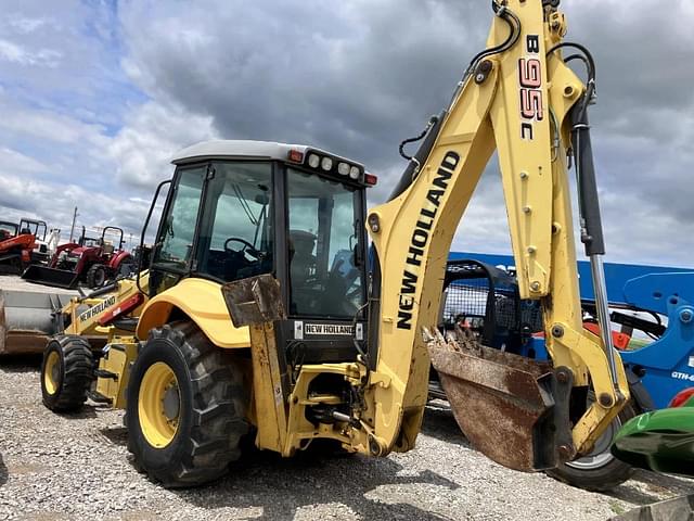 Image of New Holland B95C equipment image 3