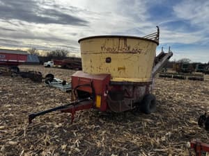 New Holland 390 Image