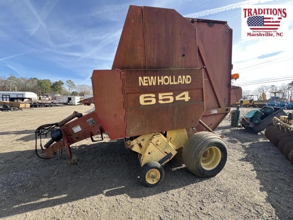 Image of New Holland 654 Primary image