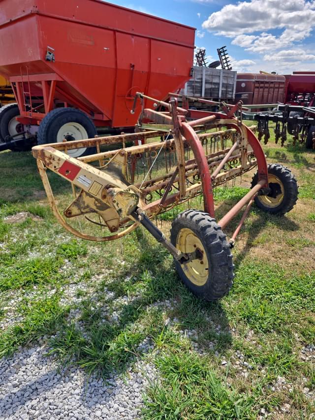 Image of New Holland 256 equipment image 3